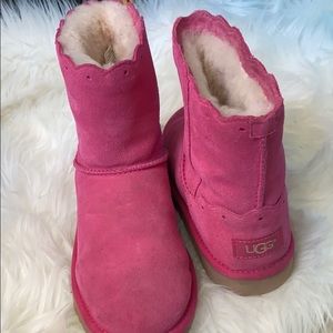 PINK UGGS SIZE 2 kids